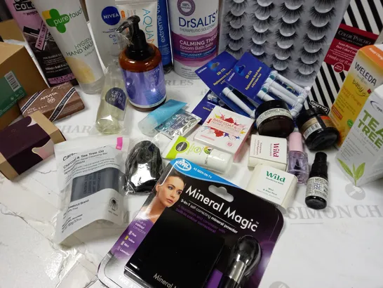 ASSORTMENT OF PREMIUM BRANDED HEALTH AND BEAUTY ITEMS APPROX. 30 ITEMS 