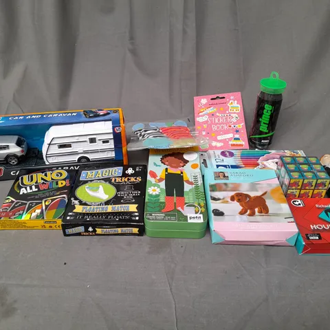 BOX OF ASSORTED TOYS AND GAMES TO INCLUDE UNO, PENCIL CRAYONS AND CARD GAMES