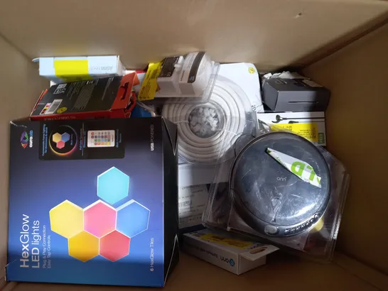 LOT OF APPROXIMATELY 20 ASSORTED HOUSEHOLD ITEMS TO INCLUDE ASDA TECH BLUETOOTH SPEAKER, BLACKWEB SLIM POWER BANK, ASDA TECH POWER BANK, ETC