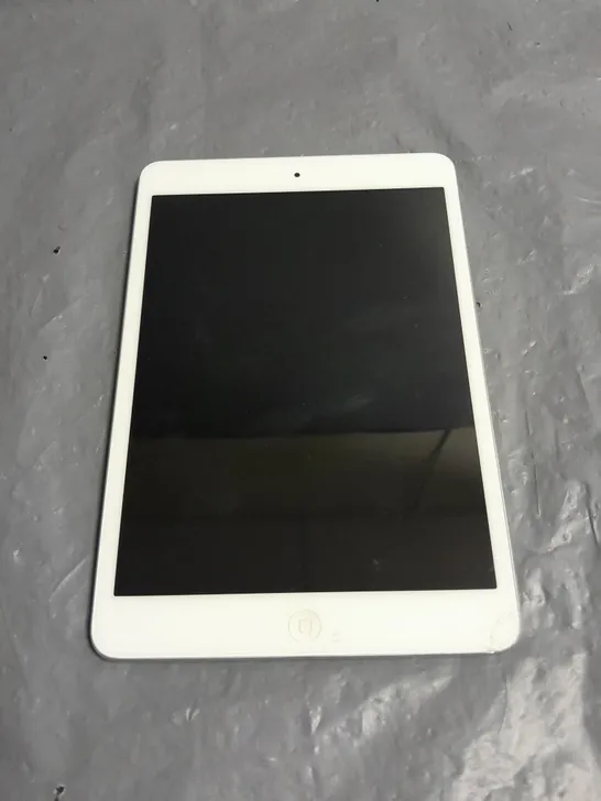 UNBOXED APPLE IPAD MINI IN WHITE - A1432