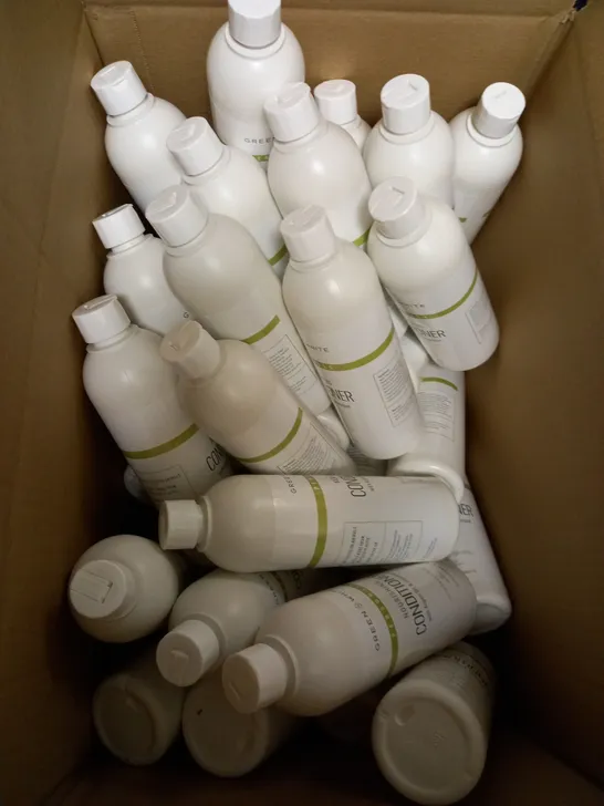 BOX OF APPROX 30 GREEN N WHITE NOURISHING CONDITIONER - COLLECTION ONLY