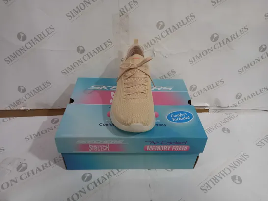 BOXED PAIR OF SKECHERS STRETCH FIT ULTRA FLEX 3.0 SHOES NATURAL UK SIZE 7