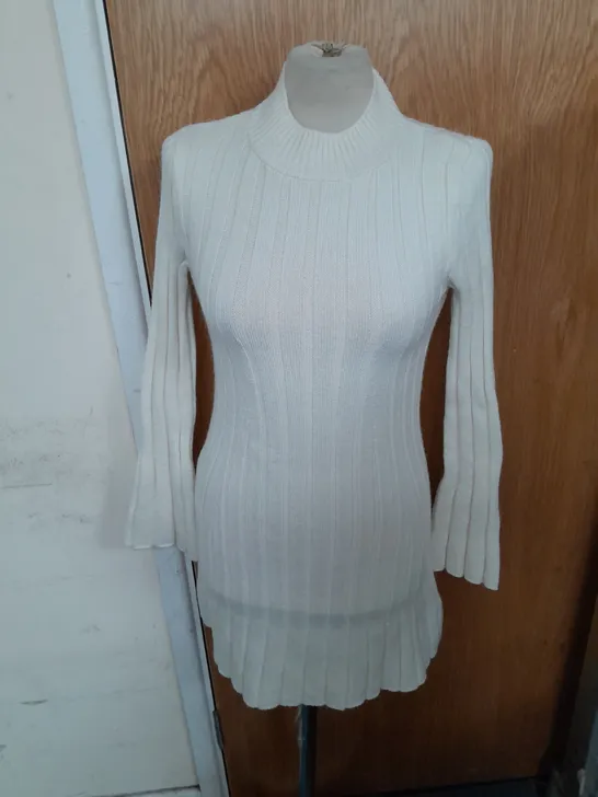 DIVIDED RIBBED FITTED LONG SLEEVE DRESS IN CREAM SIZE S