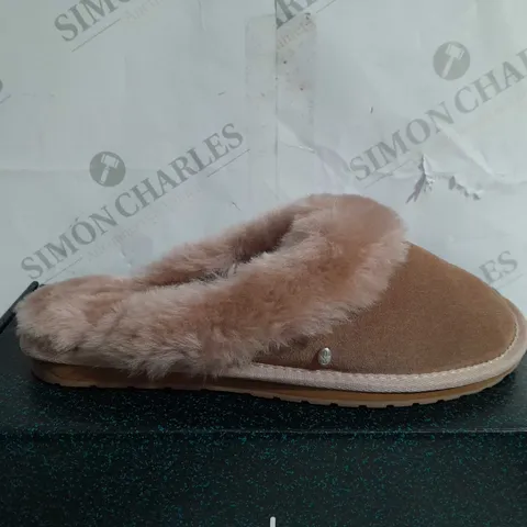 BOXED EMU NEST JOLIE SHEEPSKIN SLIPPERS, CAMEL - SIZE 6