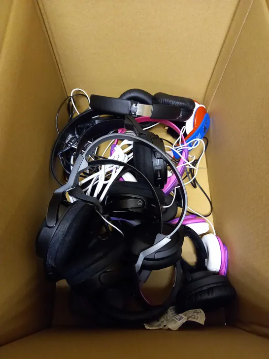 LOT OF APPROXIMATELY 10 WIRELESS & WIRED HEADPHONES TO INCLUDE SONY MDR-RF811R, JLAB JUNIOR, GOJI GLITVBT18 ETC