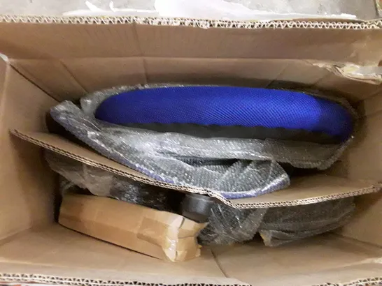 BOXED BLUE MESH OFFICE CHAIR