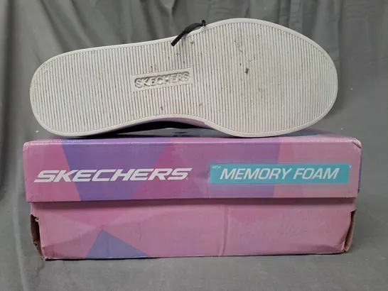 BOXED PAIR OF SKECHERS COURT CLASSIC EDEN TRAINERS IN BLACK SIZE 5.5