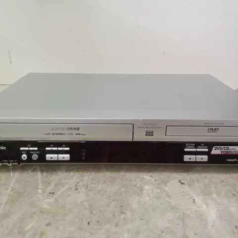 PANASONIC NV-VP33 DVD, CD & VCR PLAYER