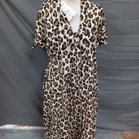 ZARA LEOPARD PRINT MAXI DRESS - M