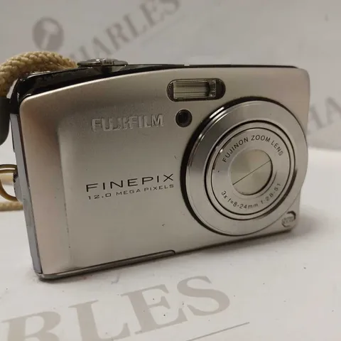 FUJIFILM FINEPIX F50 FD CAMERA