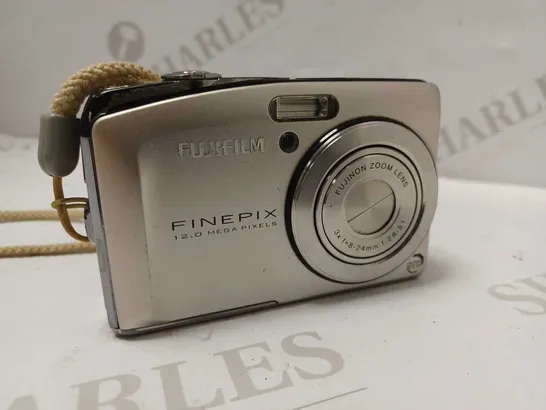 FUJIFILM FINEPIX F50 FD CAMERA