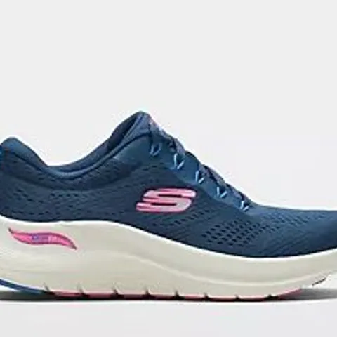 SKECHERS ARCH FIT 2.0 BIG LEAGUE LACE UP TRAINER NAVY SIZE 6