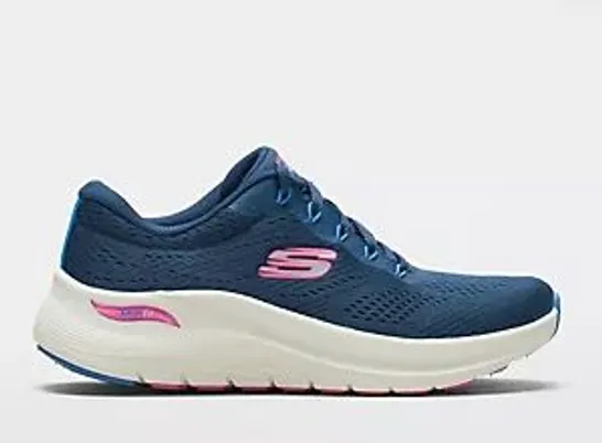 SKECHERS ARCH FIT 2.0 BIG LEAGUE LACE UP TRAINER NAVY SIZE 6