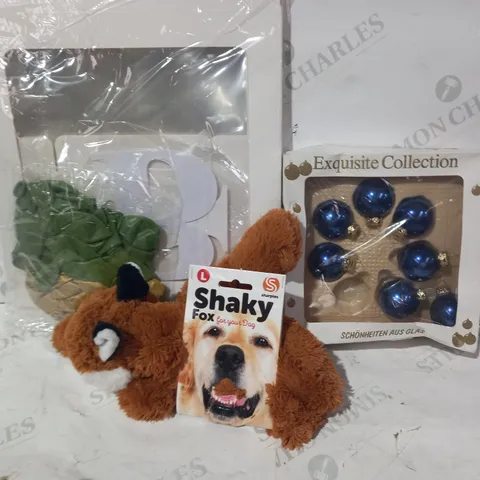 BOX OF APPROXIMATELY 10 ASSORTED HOUSEHOLD ITEMS TO INCLUDE EXQUISITE COLLECTION FESTIE BAUBLES IN BLUE, SHARPLES SHAKY FOX DOG TOY, DESIGNER BABY SHOWER DECORATIONS, ETC