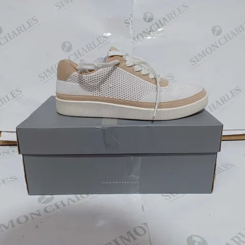 VIONIC WHITE & BROWN TRAINERS - UK 6