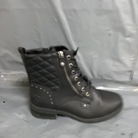 PAIR OF RIEKER LEATHER BOOTS SIZE 40