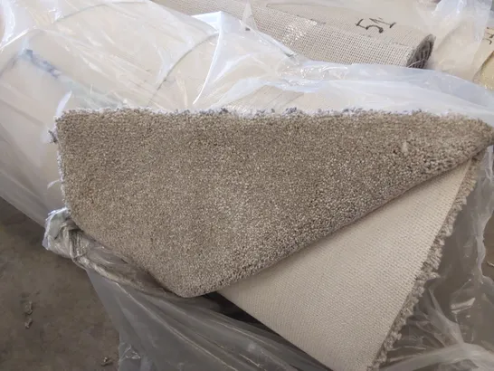 ROLL OF QUALITY ULTIMATE EXPRESSIONS TAUPE CARPET // SIZE: APPROX 5 X 6.3m