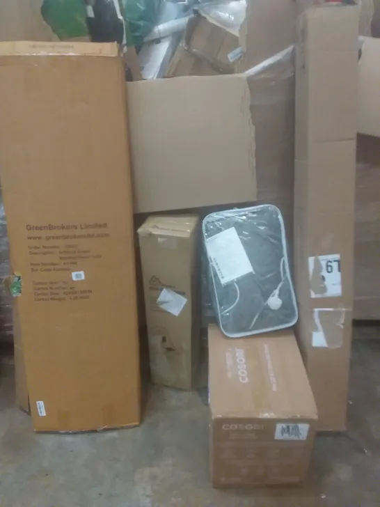 PALLET OF ASSORTED ITEMS INCLUDING ELECTRIC OVER BLANKET, PATIO UMBRELLA, HIGH BEACH CHAIR, AIR FRYER