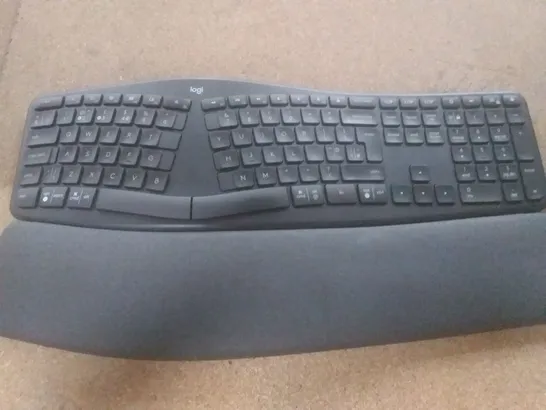 LOGITECH KEYBOARD