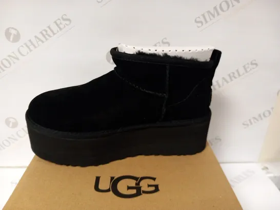 BOXED UGG CLASSIC ULTRA MINI PLATFORM SIZE 4