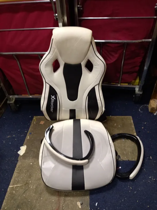 XROCKER MAVERICK WHITE GAMING CHAIR