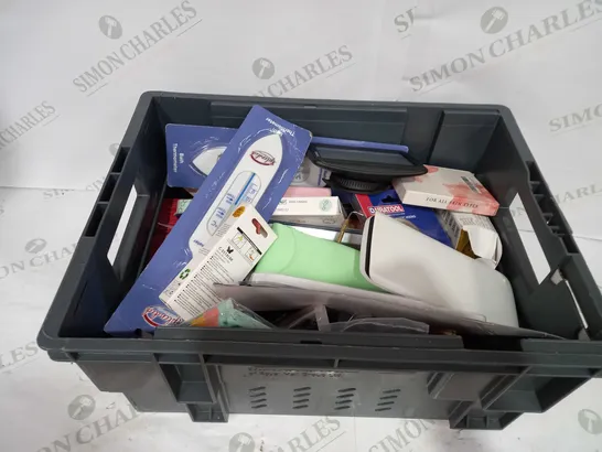 BOX TO CONTAIN APPROX 25 X ASSORTED HOUSEHOLD PRODUCTS, INCLUDES INK CARTRIDGES, JADE STONE, DISNEY PEN, TOM TOM ETC 