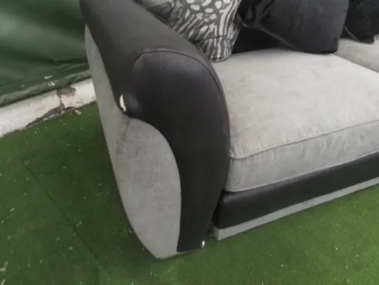 DESIGNER GREY AND BLACK FABRIC THREE SEATER SOFA ON METAL BAR FEET WITH SCATTER BACK CUSHIONS 