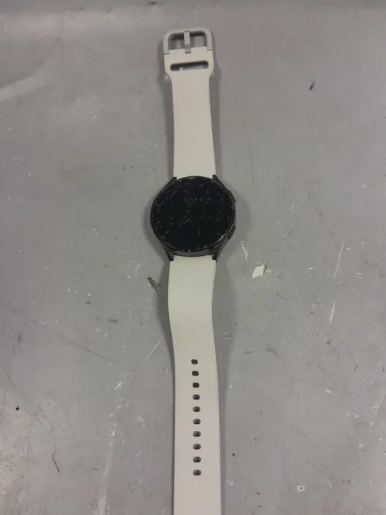 SAMSUNG GALAXY WATCH 4 