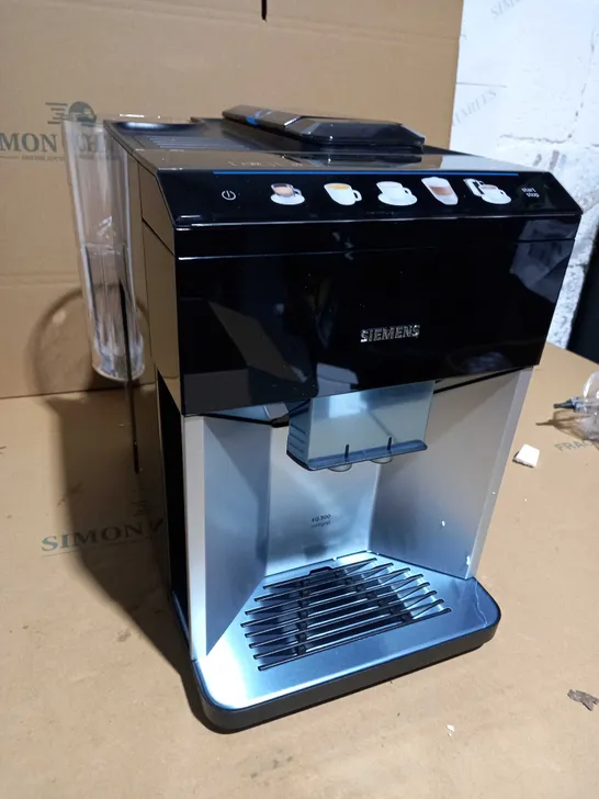 SIEMANS EQ500 COFFEE MACHINE