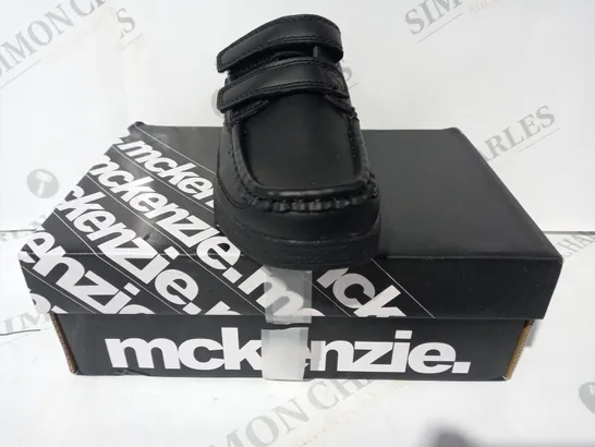 BOXED PAIR OF MCKENZIE MARINO CHILDRENS VELCRO STRAP SHOES IN BLACK SIZE 10