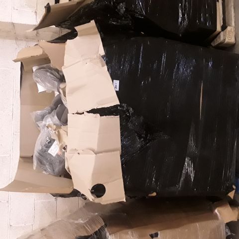LARGE PALLET OF A SIGNIFICANT QUANTITY OF ASSORTED BRAND NEW HOUSEHOLD ITEMS TO INCLUDE MIER GYM BAGS, ASALVO BOOSTERWAVE, TAECOOL PASTA MAKER ETC