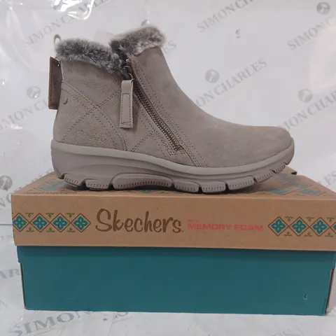 BOXED PAIR OF SKECHERS EASY GOING HIGH ZIP BOOT, MUSHROOM, UK 4.5