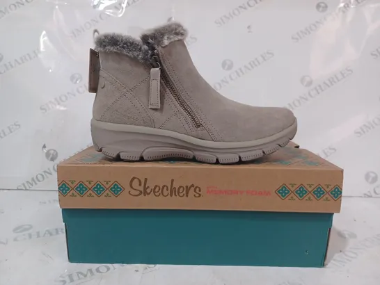 BOXED PAIR OF SKECHERS EASY GOING HIGH ZIP BOOT, MUSHROOM, UK 4.5