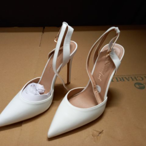 NEW LOOK WHITE HIGH HEELED SHOES - 7/40
