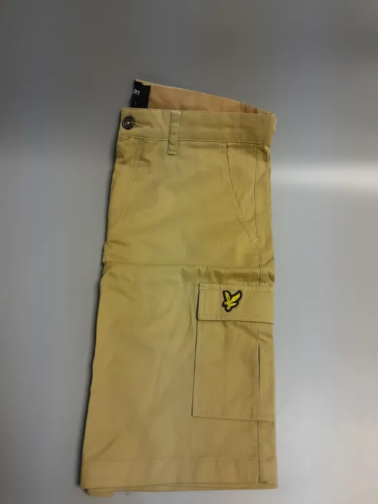 LYLE AND SCOTT CARGO SHORTS IN KHAKI WAIST 34