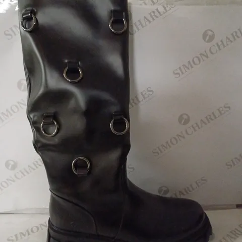 PAIR OF KOI WOMEN'S PLATFORM LONG BOOTS SIZE 9