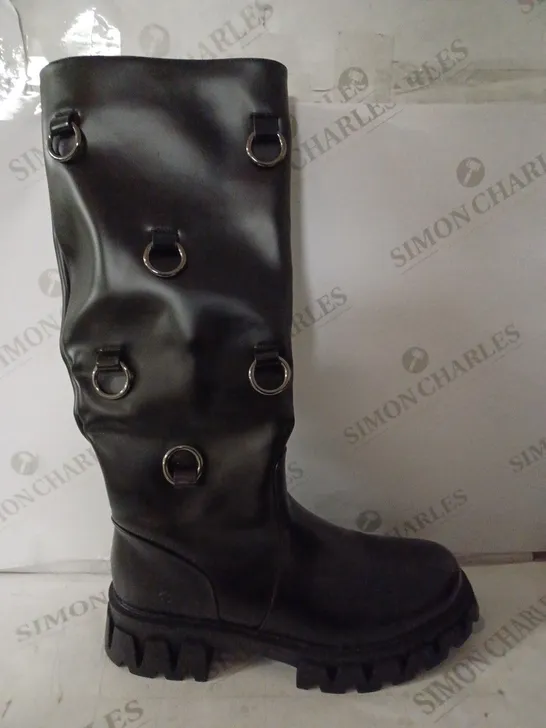 PAIR OF KOI WOMEN'S PLATFORM LONG BOOTS SIZE 9