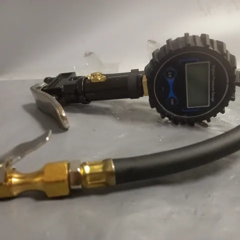 DIGITAL PRESSURE GAUGE 