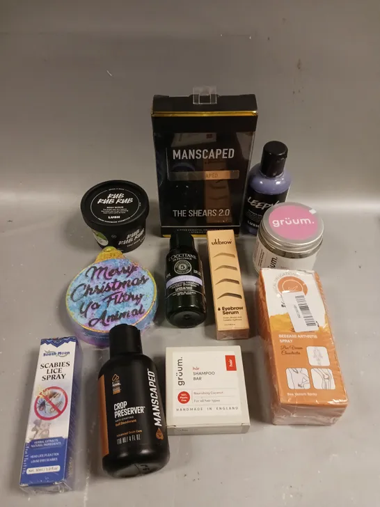 APPROXIMATELY 20 ASSORTED HEALTH & BEAUTY PRODUCTS TO INCLUDE MANSCAPED THE SHEARS 2.0, GRUUM BATH SALT, LUSH BODY SCRUB ETC 