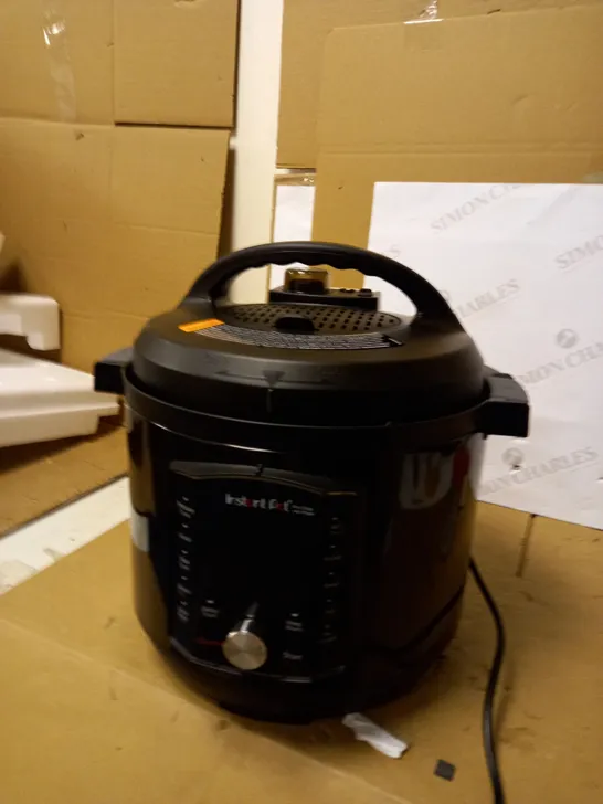 INSTANT POT AIR FRYER 