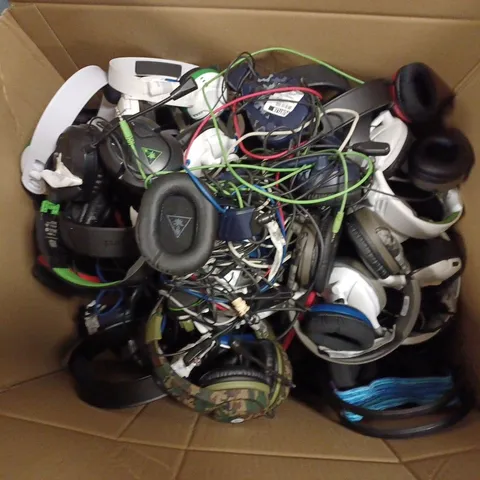 LARGE BOX OF ASSORTED LOOSE GAMING HEADSETS OF VARYING MODELS AND MAKES SUCH AS TURTLE BEACH, STEELSERIES, RAZER, ETC - QUANTITY OF HEADSETS UNKNOWN