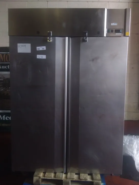 LARGE DOUBLE DISPLAY FRIDGE 