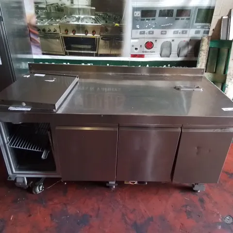 COMMERCIAL STAINLESS REFRIGERATED FOOD PREP COUNTER 