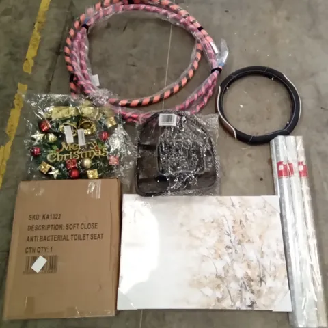 PALLET OF ASSORTED ITEMS INCLUDING SOFT CLOSE ANTI BACTERIAL TOILET SEAT, HULA HOOPS, CHRISTMAS WREATH, STEERING WHEEL COVER, WRAPPING PAPER, MESH BACK SUPPORT 