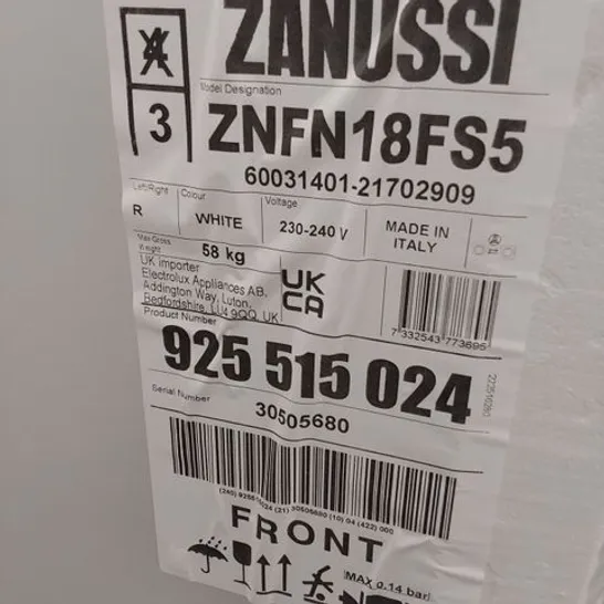 ZANUSSI INTEGRATED 50/50 FRIDGE FREEZER 267L Model ZNFN18FS5 RRP £542