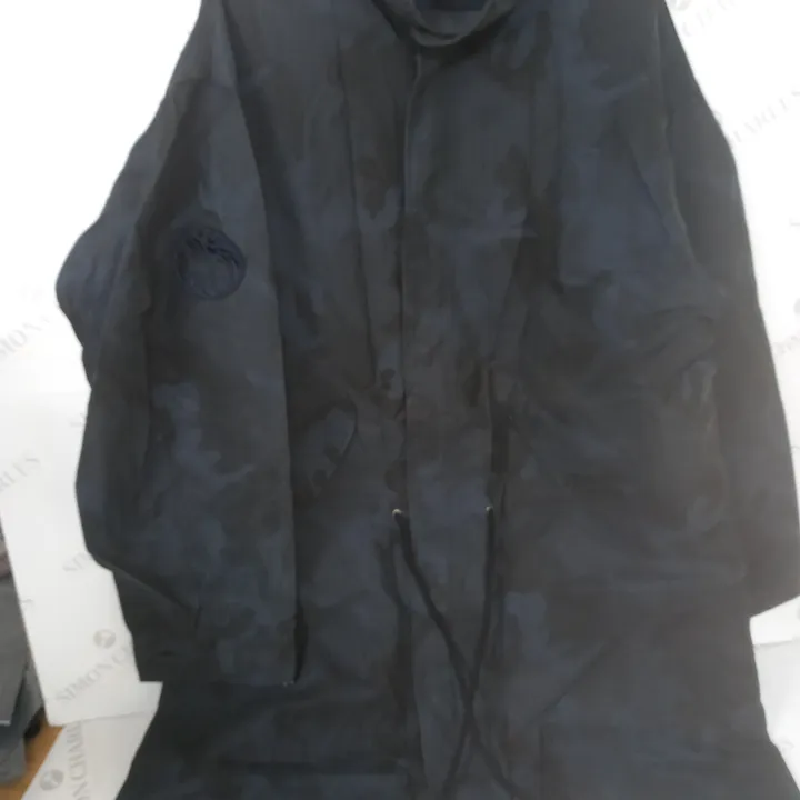 NAVY/BLACK CAMO ZIP THROUGH COAT - XL 4580467-Simon Charles Auctioneers