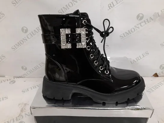 BOXED PAIR OF KELSI RAISED BOOTS IN BLACK - SIZE 37