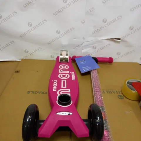 BOXED MICRO SCOOTER MAXI DELUXE LED PINK