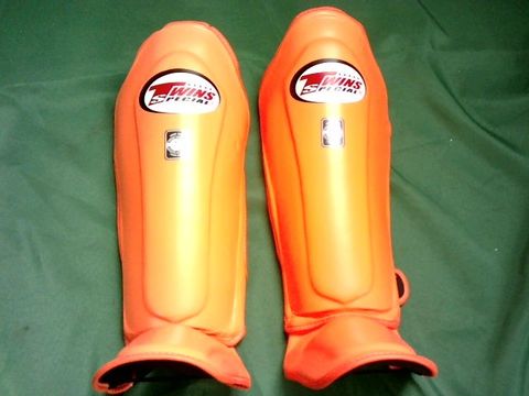 TWINS SPECIAL SHIN GUARDS