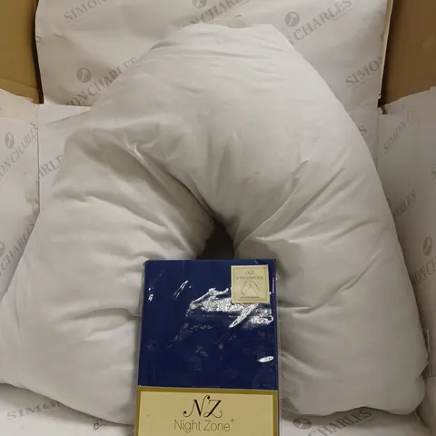 V-SHAPE PILLOW INNER AND PILLOWCASE.